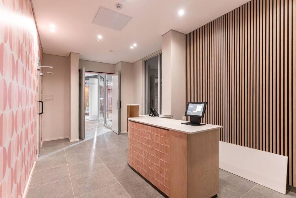 The Rose 604: Central Studio With Rooftop Pool Kaapstad Buitenkant foto